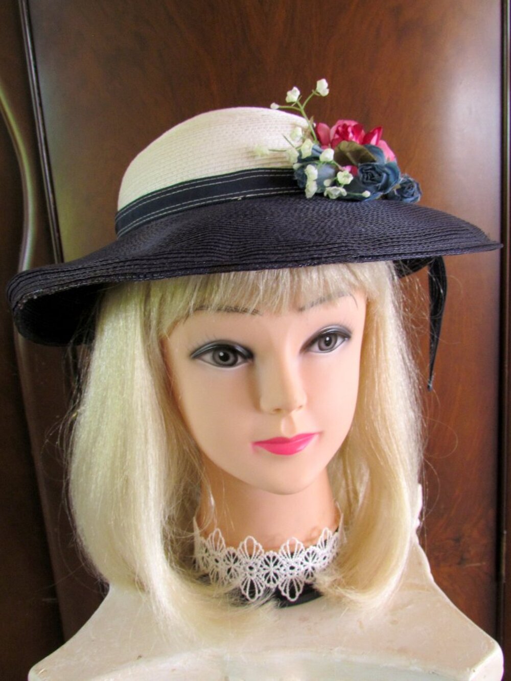 VINTAGE 1950s HAT, S, NAVY & WHITE w PINK & BLUE FLOWERS, WIDE BRIM, 20" HEAD